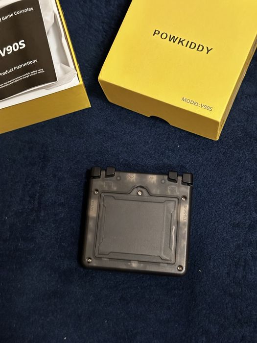 Powkiddy V90S – przenośna retro konsola
