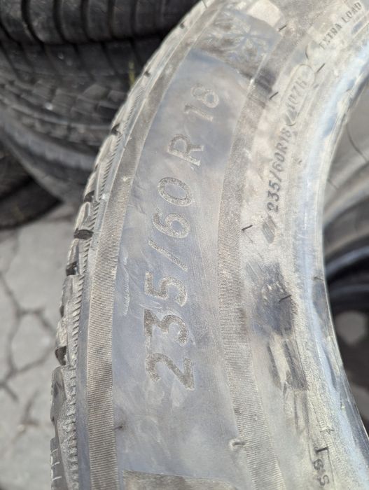 235/60R18 Michelin