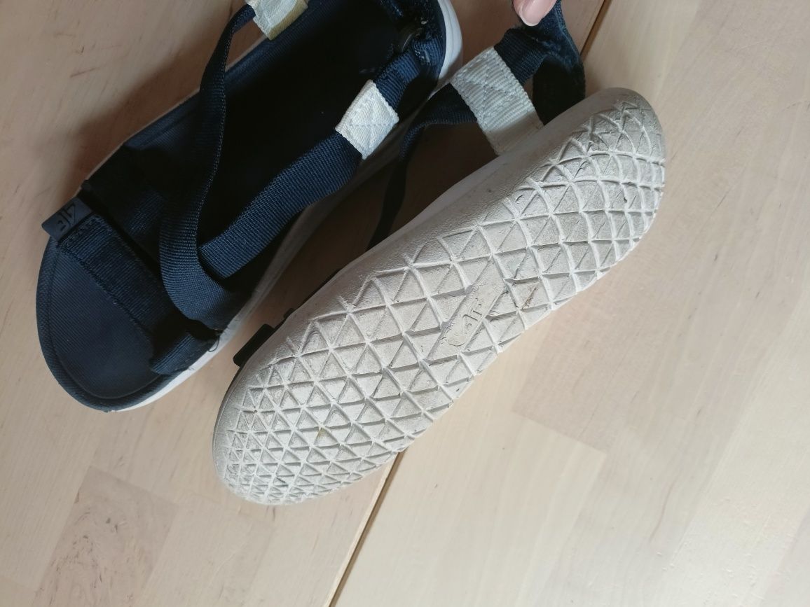 Granatowe sandały sandałki 4f rozmiar 32