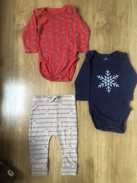 Body z motywem zimowym - 2 szt oraz spodenki r. 68