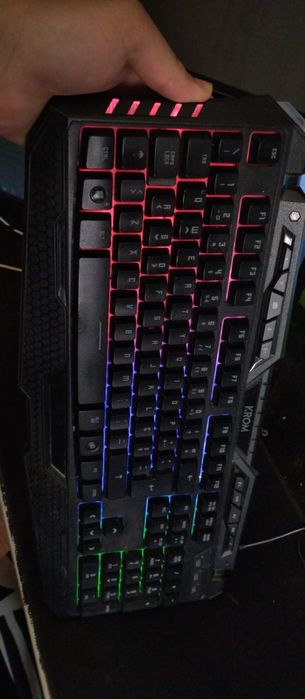 Teclado gamer com led RGB