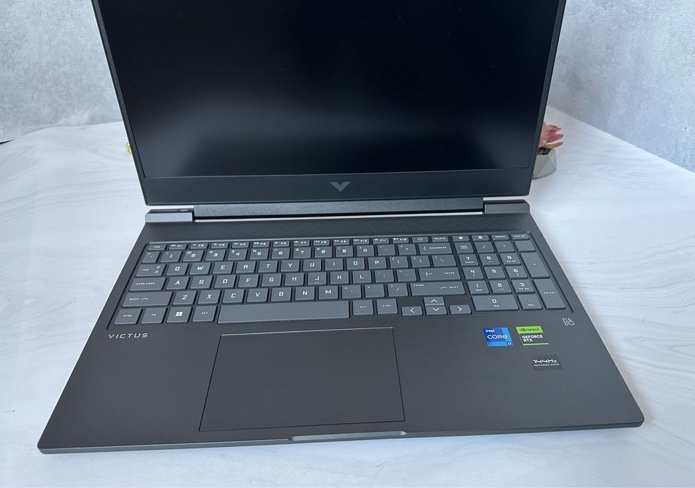 HP Victus 16.1 i7-13700h rtx4070 144hz