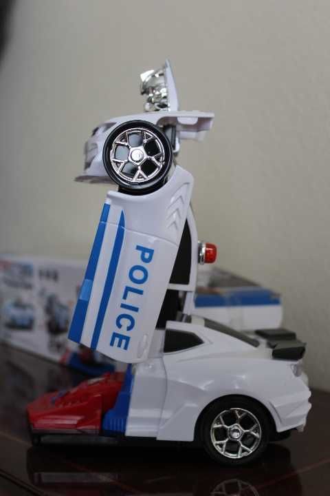 Carro de Polícia e Robot + Pilhas