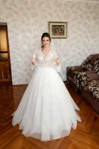 Сукня пишна весільна