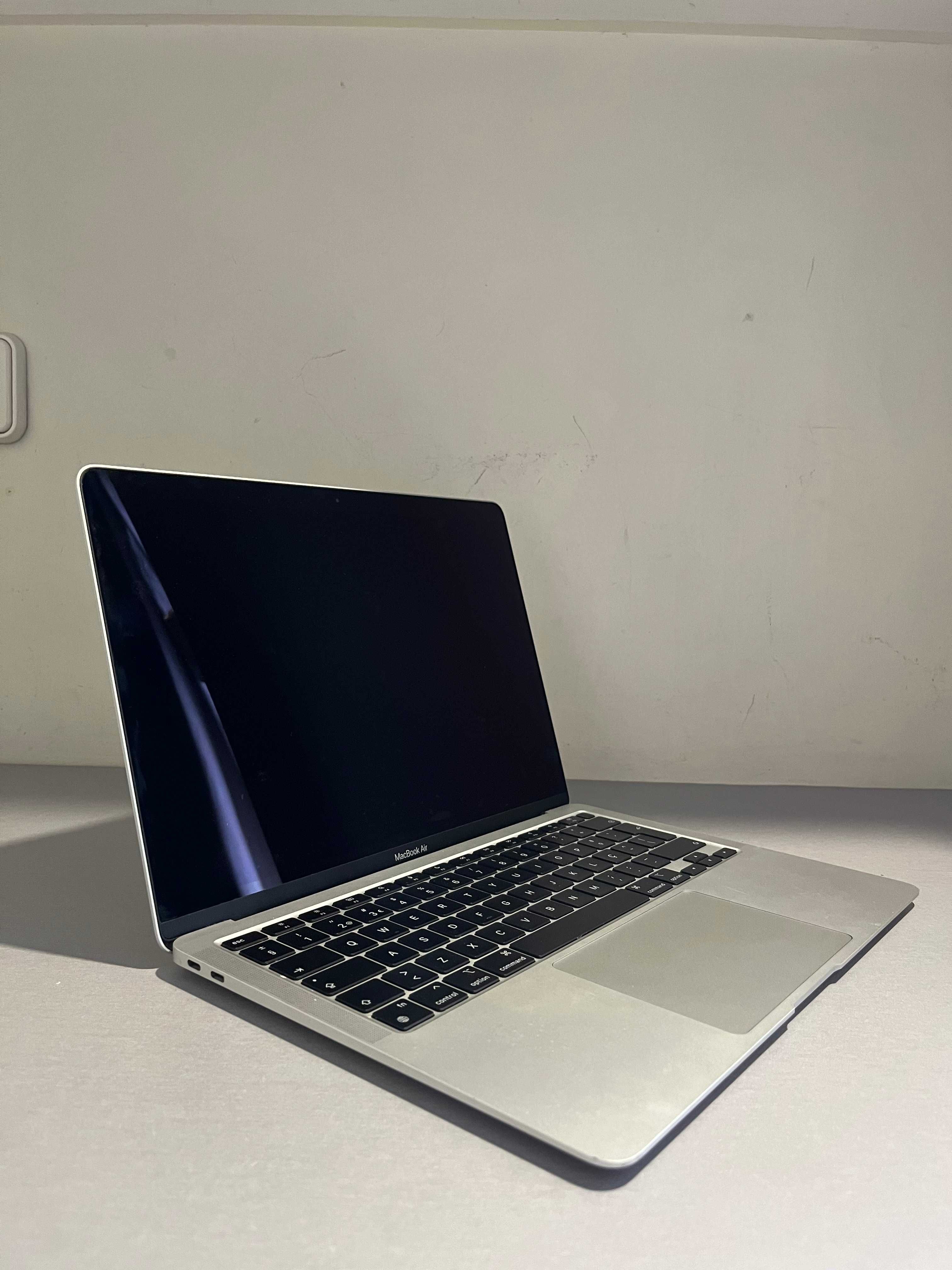 Macbook Air Prateado M1 -Ótimo Estado