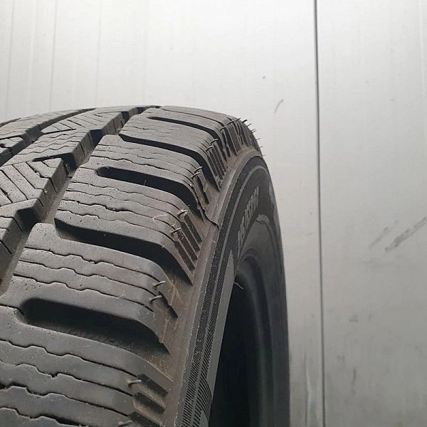 Opona zimowa Michelin Agilis Alpin 215/65R16/109 R przyczepność na śni