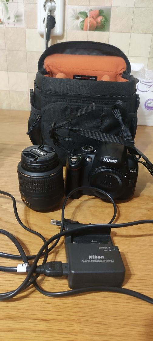 Продам фотоаппарат Nikon D5000