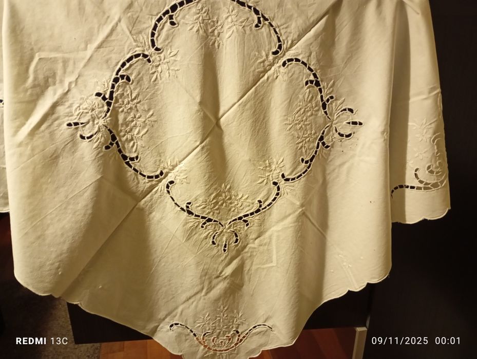 Toalha quadrada bordada