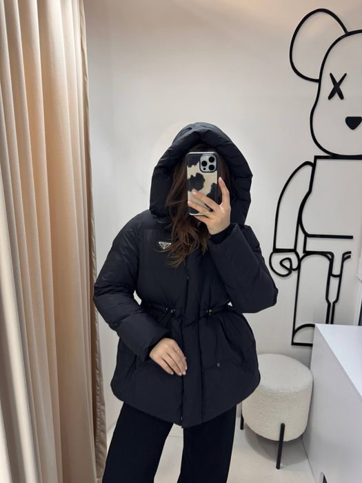 Куртка Prada на затяжці, розмір S