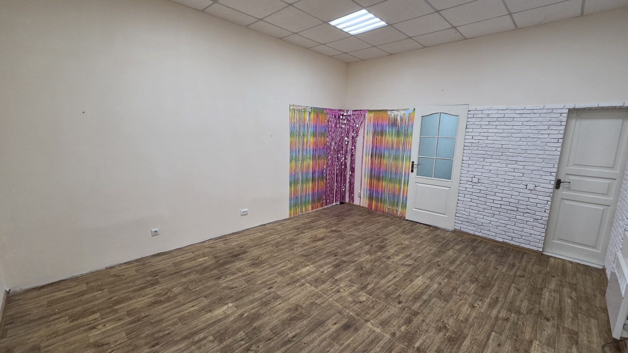 Продам 2-х кімнатну квартиру в центрі
