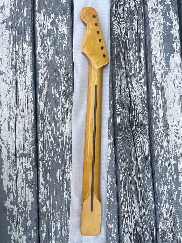 Gryf gitary typu stratocaster
