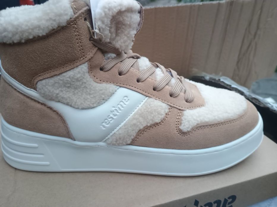 Зимові жіночі кросівки