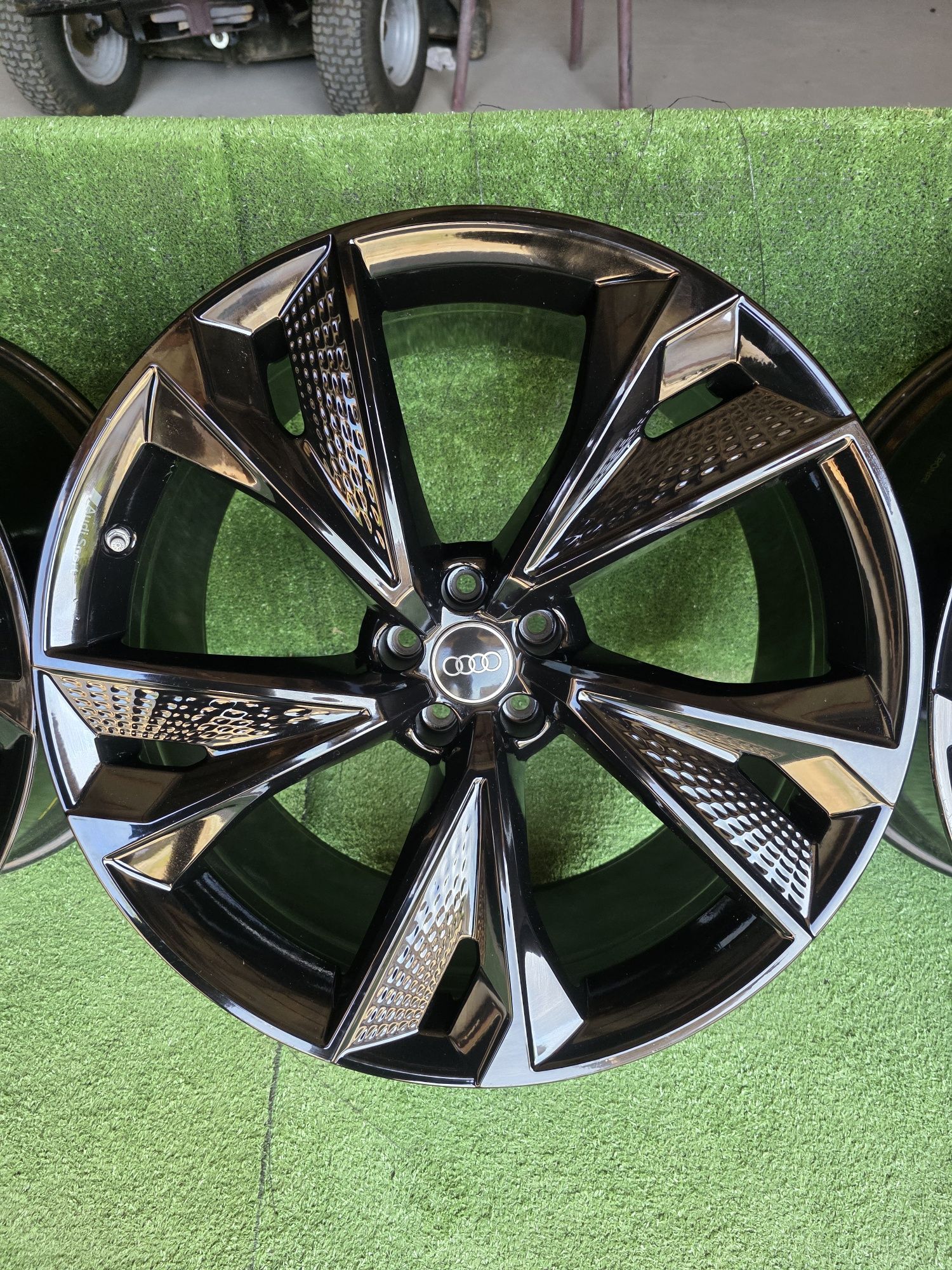 Sprzedam Alufelgi Orginalne Audi 5x112 22 RS6 Q7 SQ7 Q8 SQ8AUDI SPORT