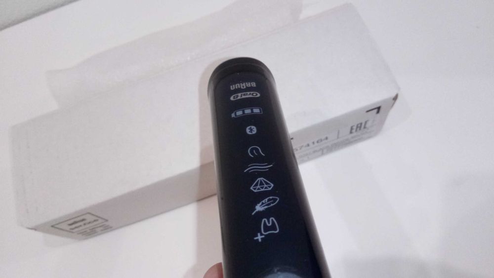 Щетка зубная Oral-B D701 Genius 9000. СУПЕР ЩЕТКА ! ГЕРМАНИЯ