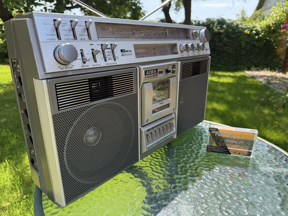 Продам магнитолу AIWA 990