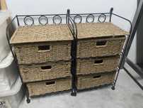 2 moveis de apoio / mesa de cabeceira