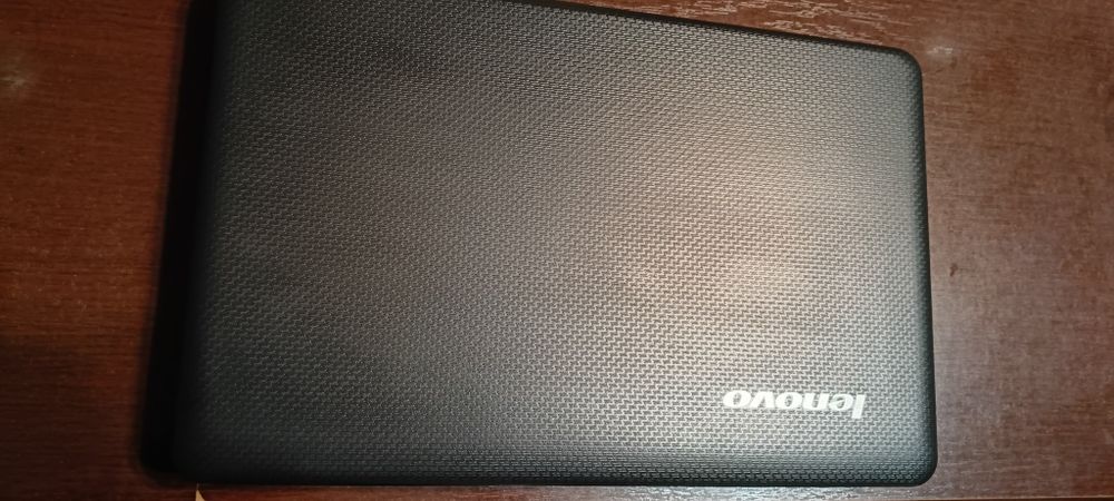 Odnowiony laptop Lenovo, szybki systemu Win10Pro, dysk SSD, ŁADNY