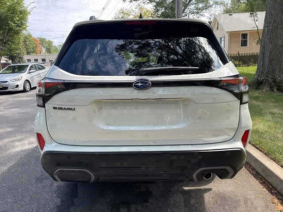 Subaru Forester Limited Crossover      2025