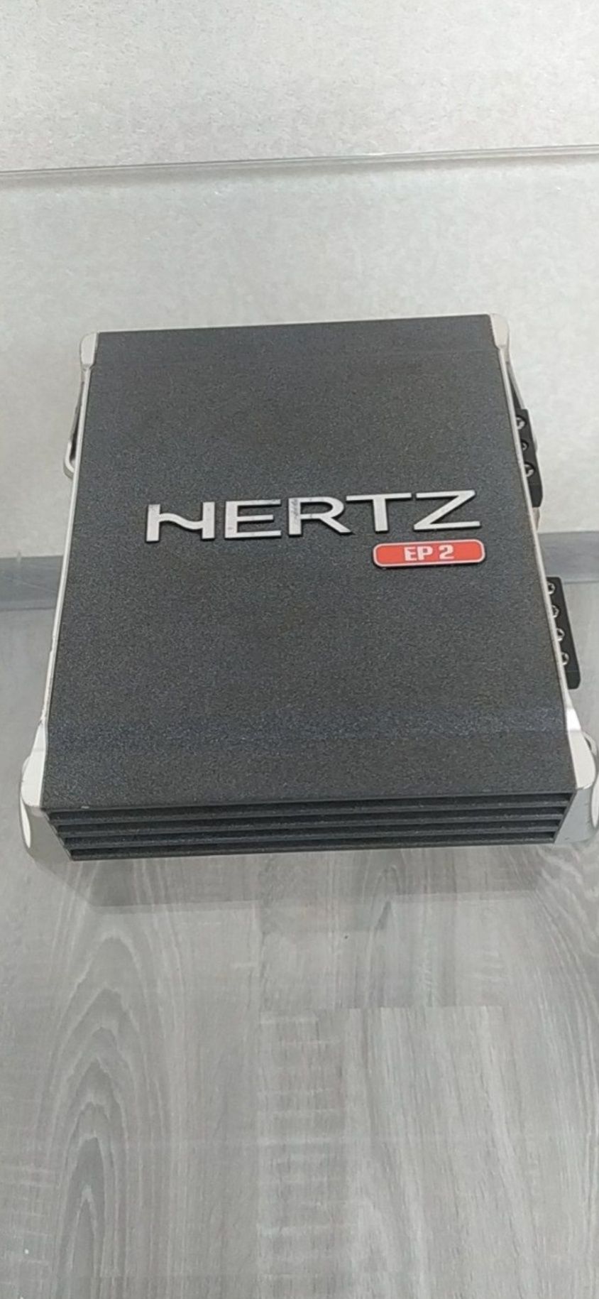 Автопідсилювач Hertz ep2