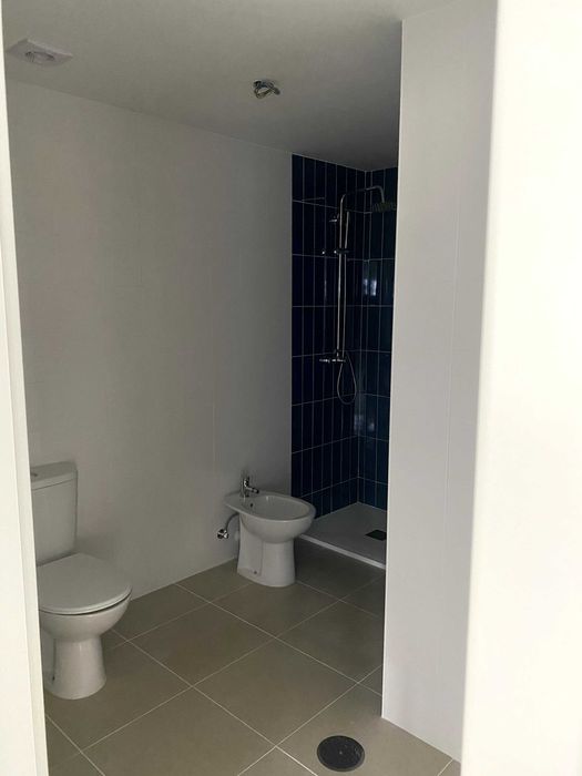 Alugo T1 Novo junto ao Glícinias