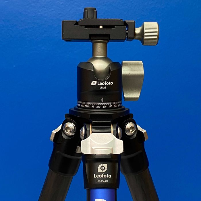 Tripé de Carbono Leofoto Ranger LS-224C + LH-25 | 900g | - NOVO