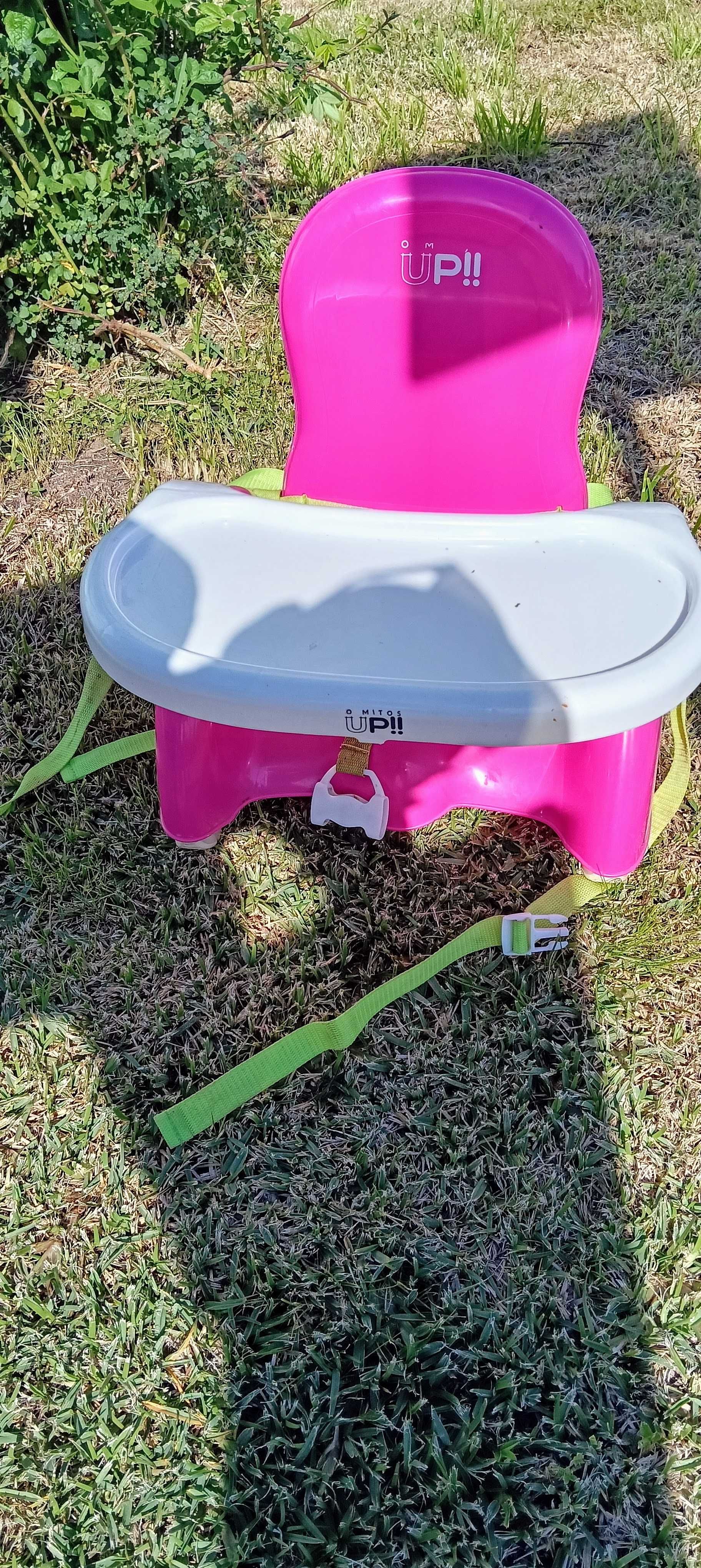 Cadeirinha de mesa e banheira como novo.