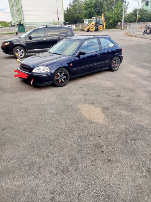 Продам Honda 1.4