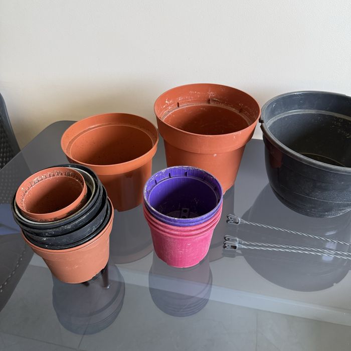 Doniczki osłonki ceramiczne i plastikowe wkłady do doniczek