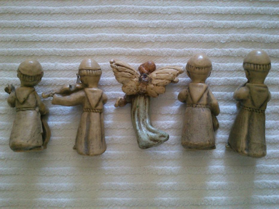 4 Frades músicos e anjo em barro, conjunto vistoso, bastante engraçado