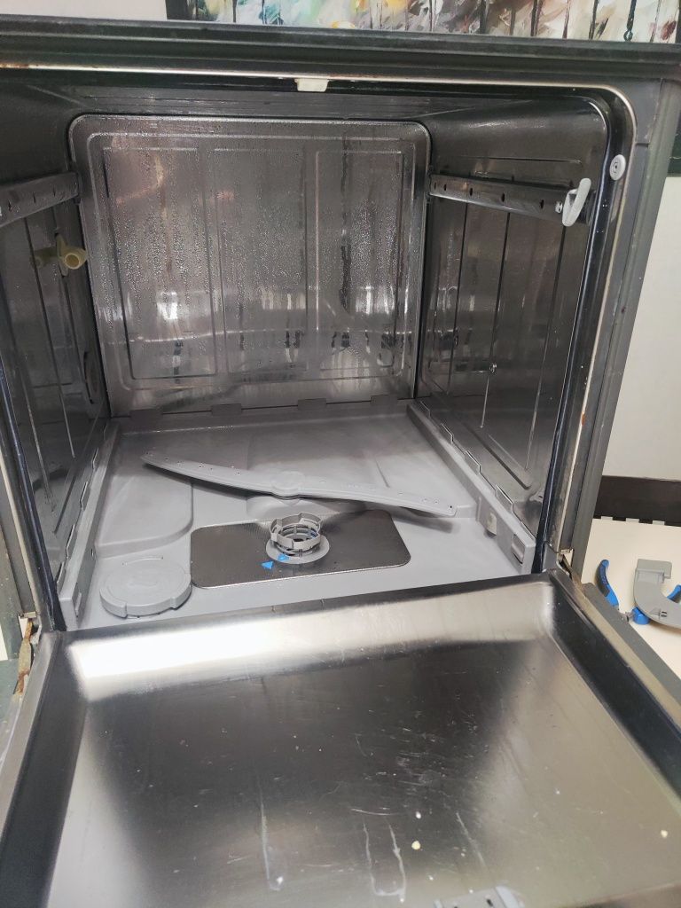 Посудомойка BOSCH SIEMENS SCE53M25EU 60x60 на запчастини або в ремонт