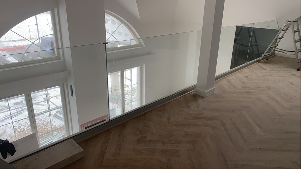 Balustrady szklane, daszki szklane,szklarz,lustra, barierki na balkon