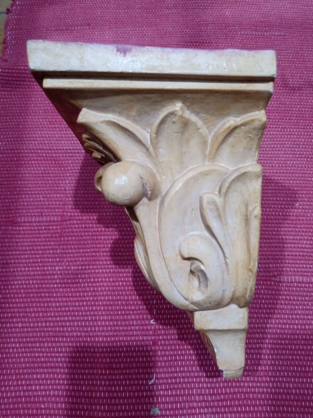 Peanha ou missula centenária em gesso
