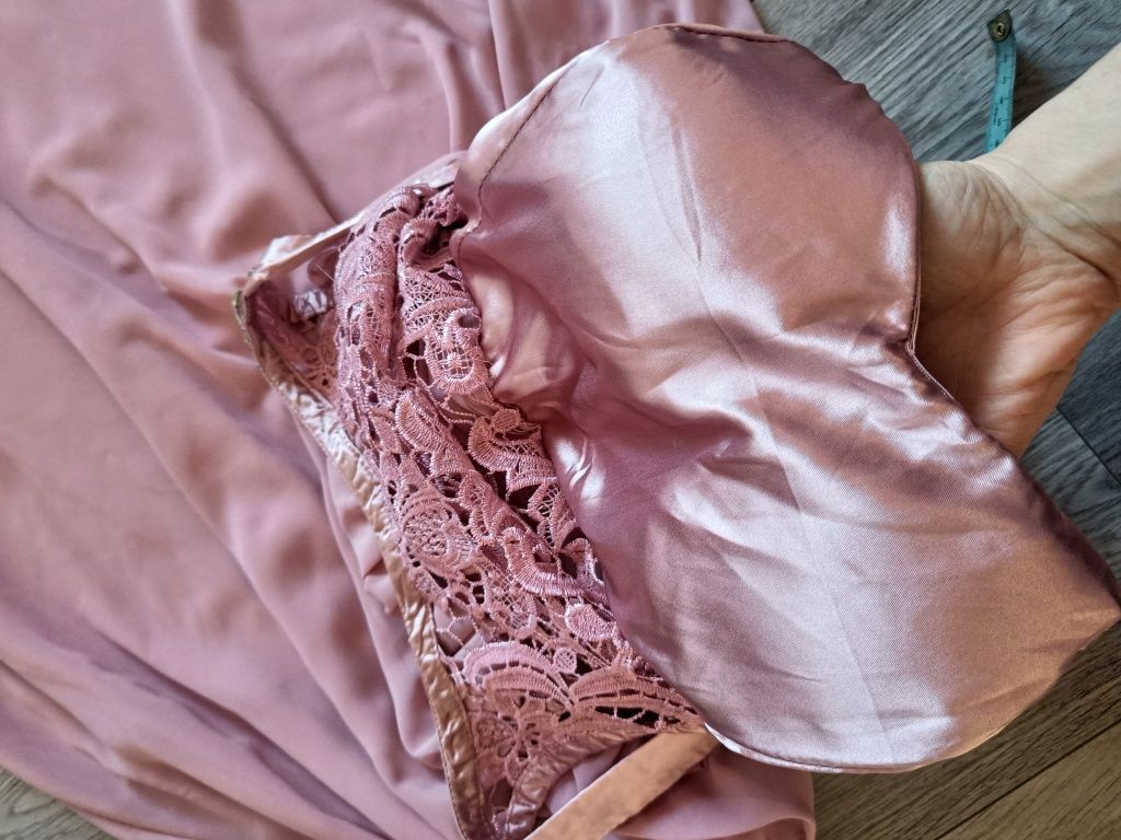 Pudrowa sukienka maxi L/XL