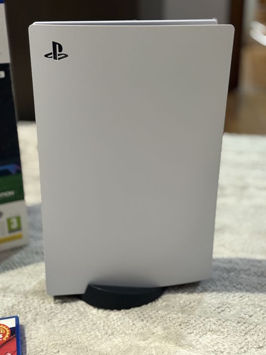 PlayStation 5 com Leitor + Caixa + Comando + GT7 – Como Nova