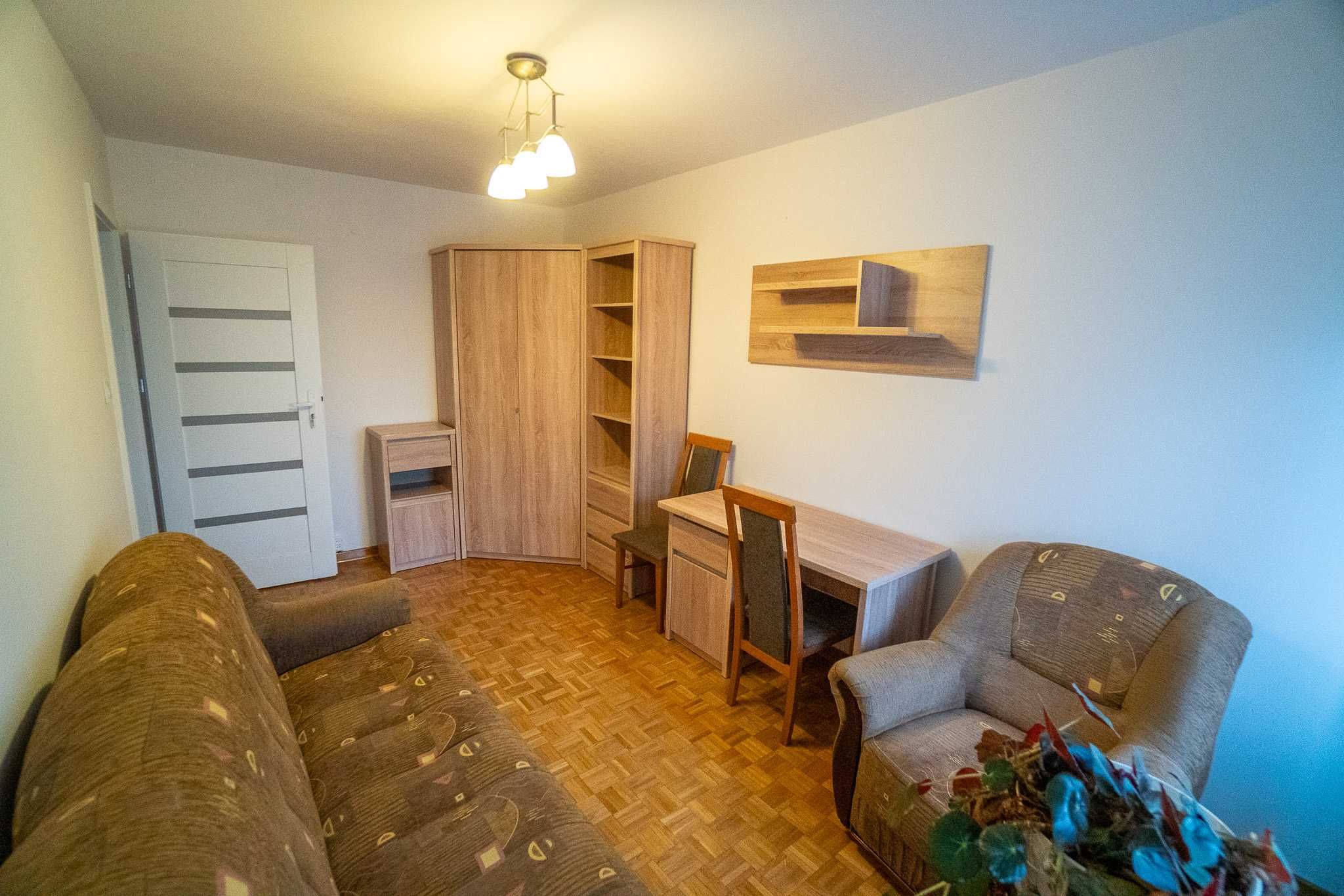 Pokój z balkonem w centrum do wynajęcia studentom, blisko USK, DSK
