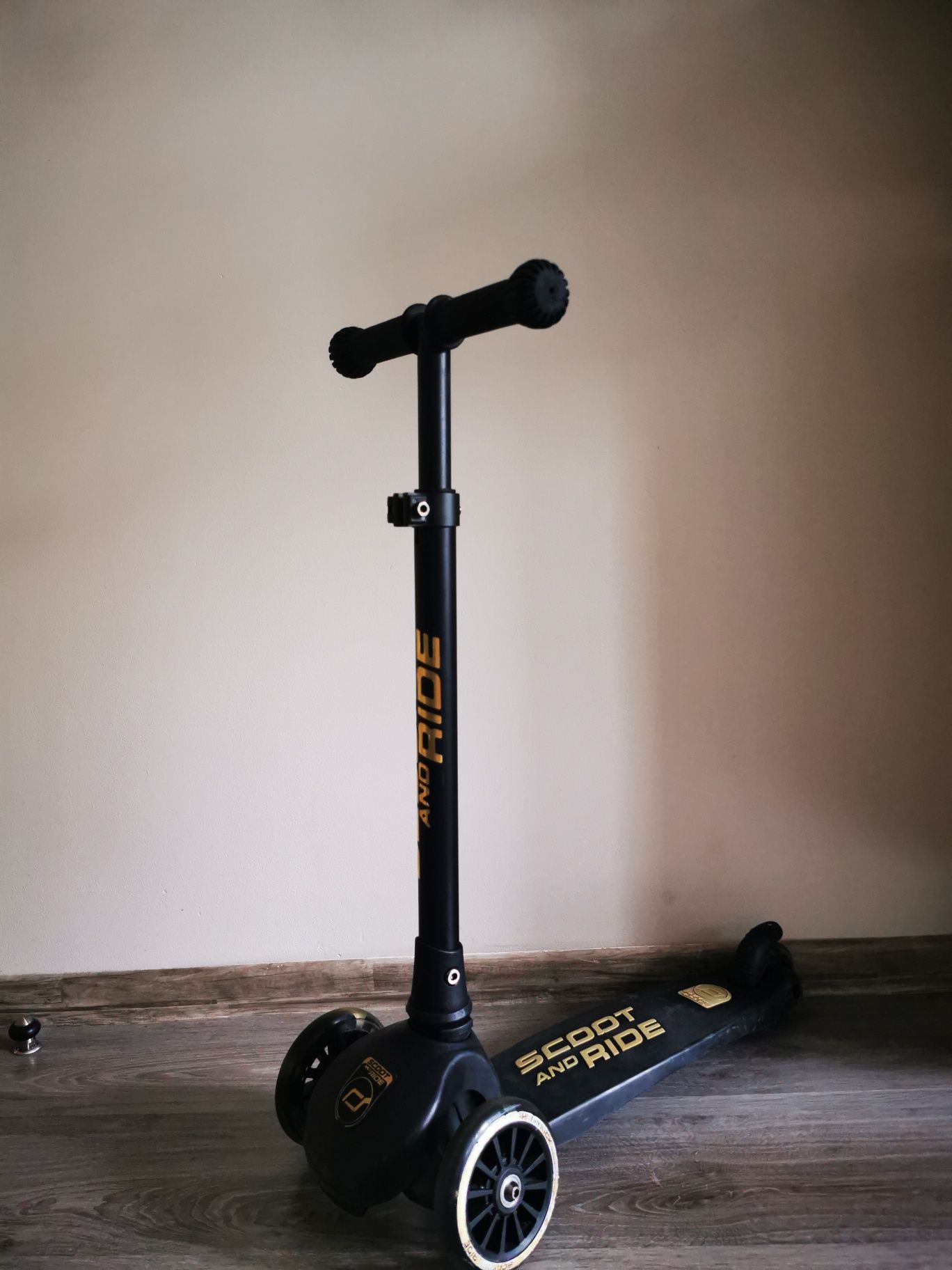 Hulajnoga Scootandride Highwaykick 3 LED BLACK&GOLD