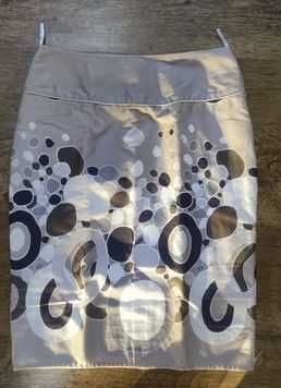 Prosta spodnica olowkowa 36 S