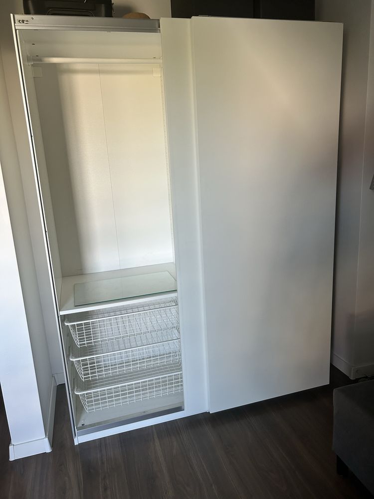 Szafa Pax z drzwiami przesuwnymi 150x66x201