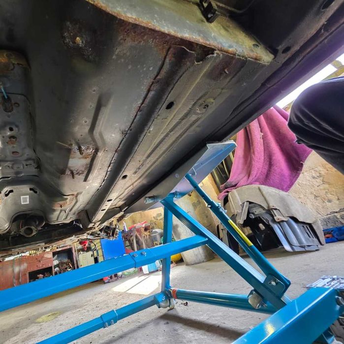 podnośnik nożycowy mobilny podnośnik wahadłowy hydrauliczny do 2000 kg
