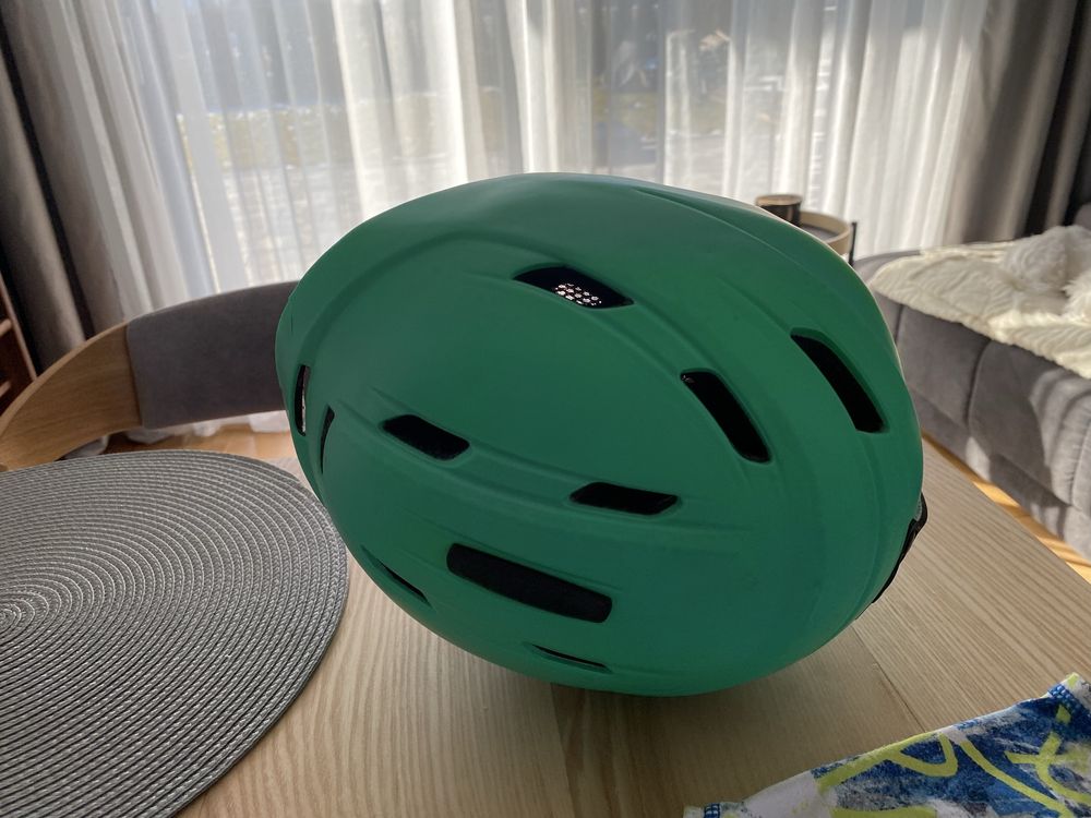 Kask narciarski S kominiarka w komplecie:)
