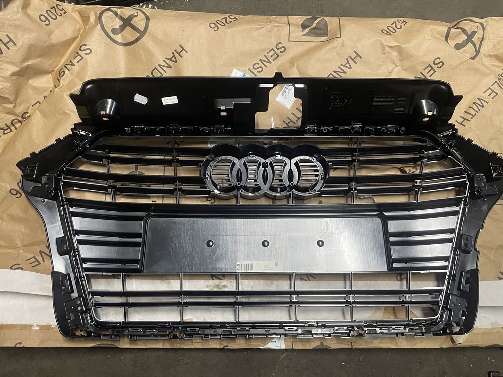 Atrapa grill Audi a3 8v0 8v stan nowy oryginał