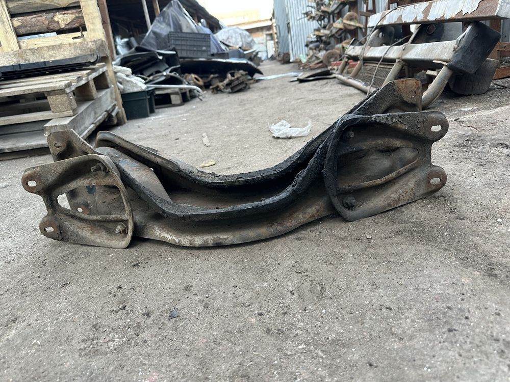 Подрамник двигателя 4.0 OM364 Mercedes 609 611 614 709 711 809 811 814