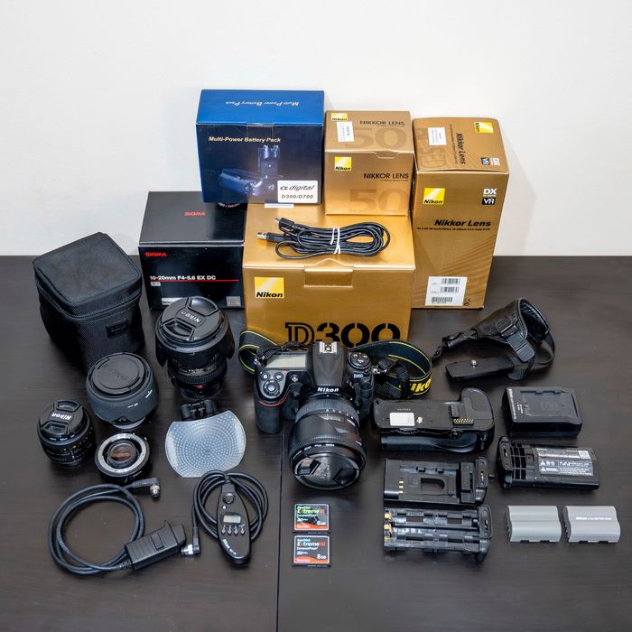 Lustrzanka Nikon D300 + 4 obiektywy + akcesoria – ZESTAW profesjonalny