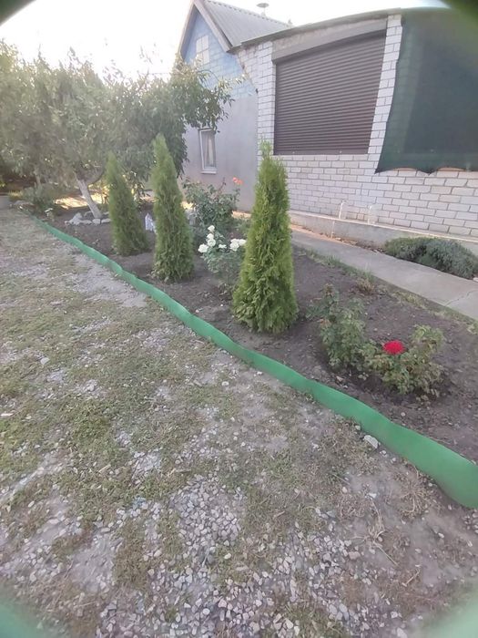 Продам дачу поруч з містом.