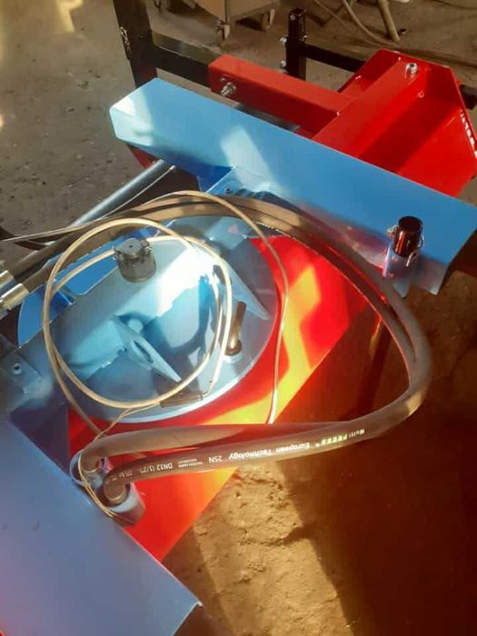 Zamiatarka  z koszem 2 m naped hydrauliczny widlak ładowarka