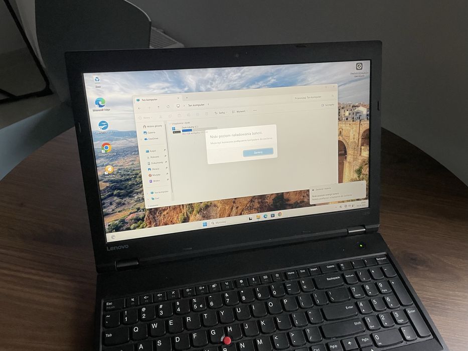 Laptop Lenvo L570 i3 8GB 120 SSD Windows 11 Pro