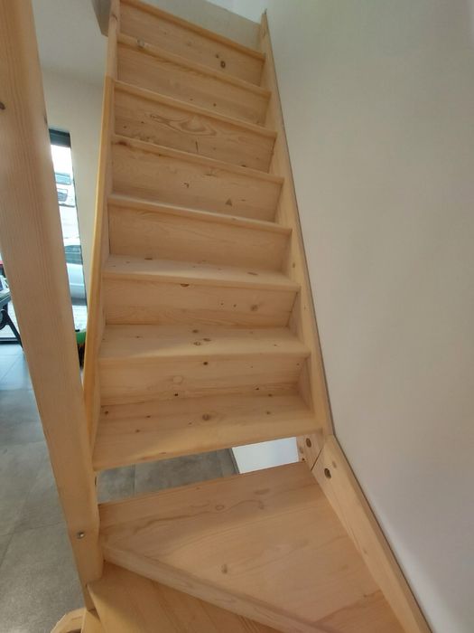 nowe schody drewniane