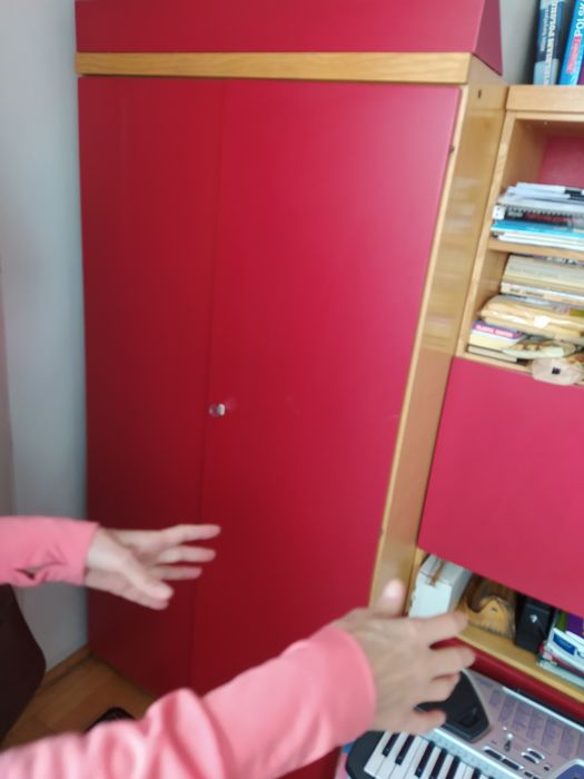 Meble pokojowe czerwone