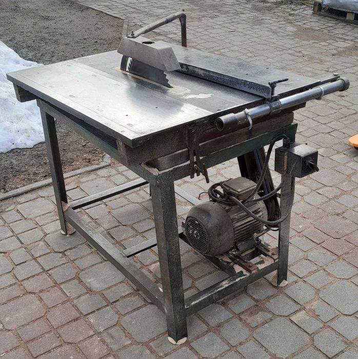 Piła stołowa do drewna, cyrkularka, krajzega