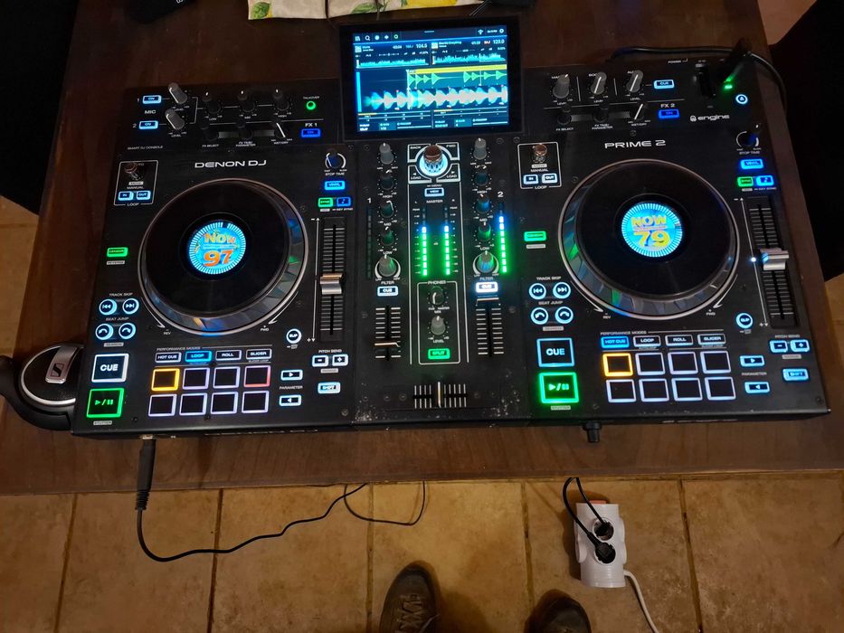 Controladora Dj Denon prime 2 + mala + proteção